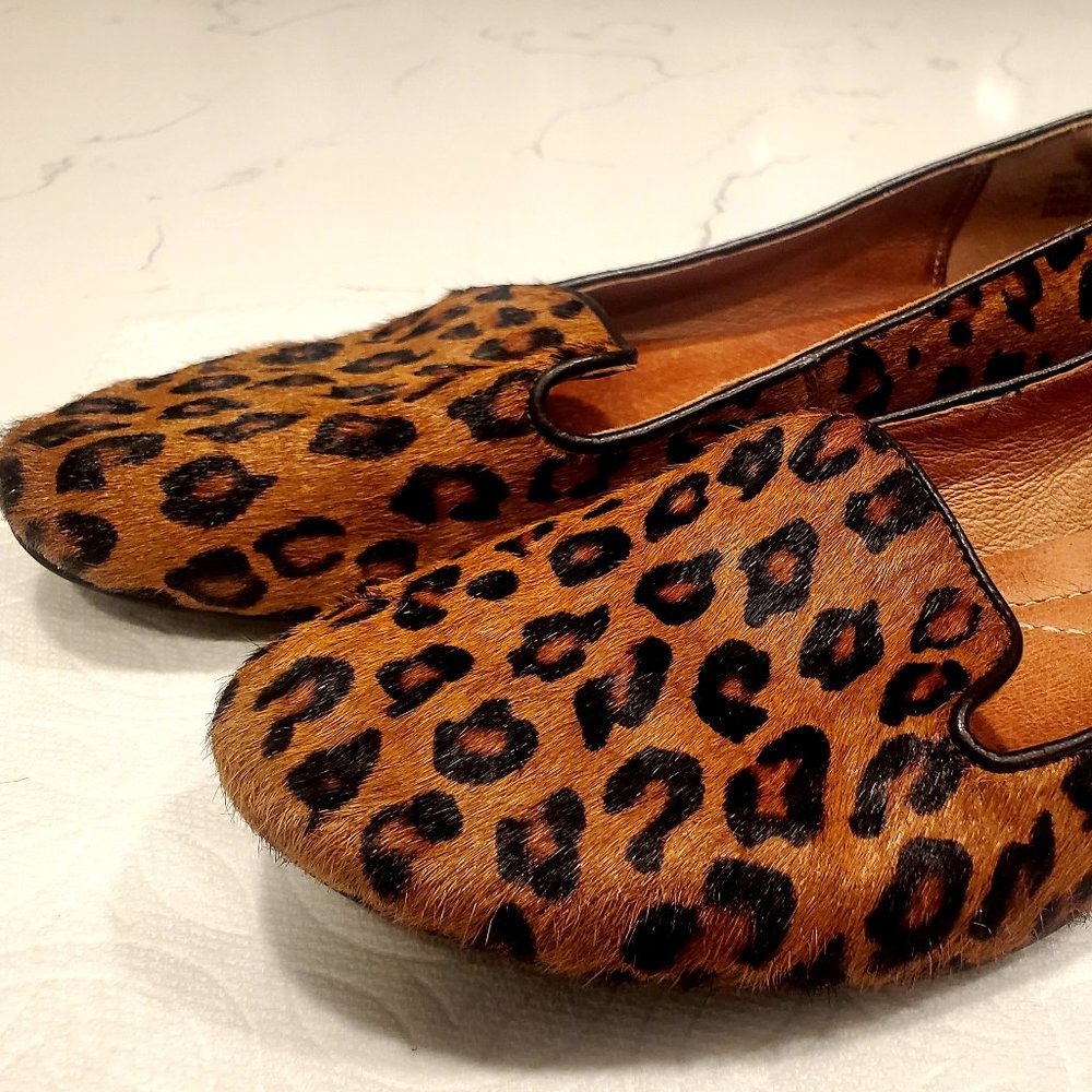 Like New! Clarks Calf Hair Leopard Print Loafers | Size 7.5